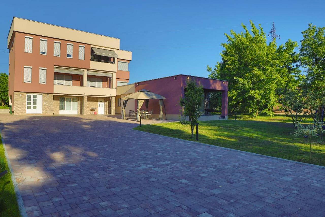 Apartment Vila Tara Bihac Ngoại thất bức ảnh